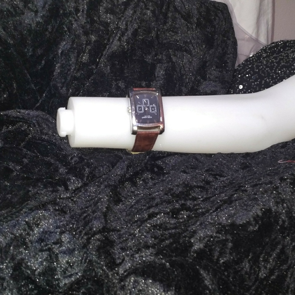 London Times Rectangular face watch - Picture 3 of 4